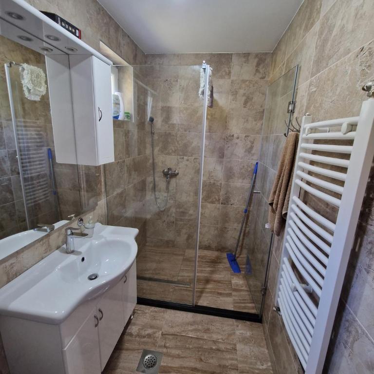 Hills - One-Bedroom Chalet - 8