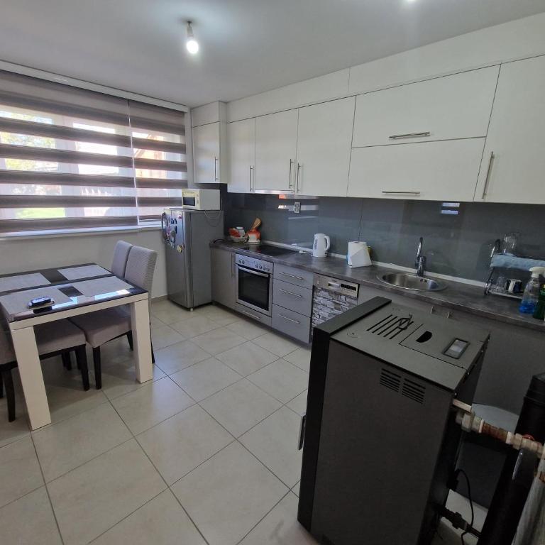 Hills - One-Bedroom Chalet - 9