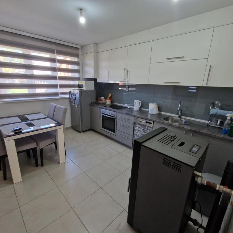 Hills - One-Bedroom Chalet - 11