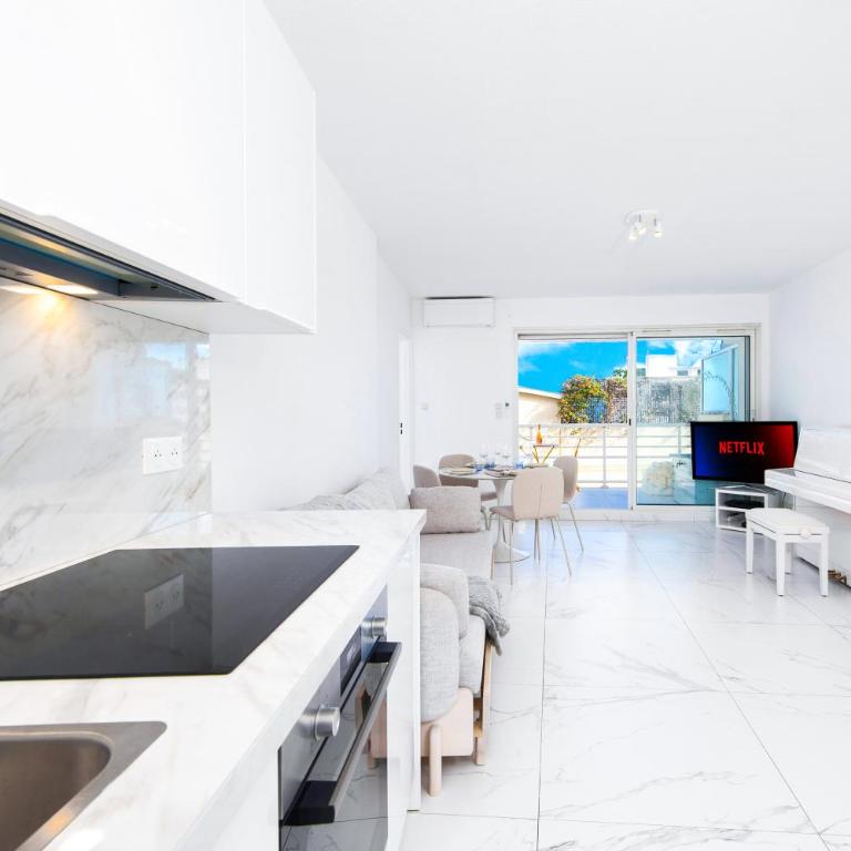 Proche Monaco - Joli logement - Parking - EN - Appartement 1 Chambre - 3