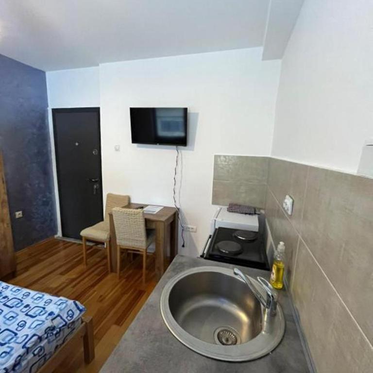 Apartments Gaga - Double Room with Kitchen - 2