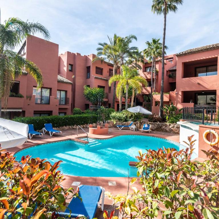 Beachside Penthouse Elviria 2 Bedrooms, pools open all year, gym & parking - Apartamento Deluxe - 13