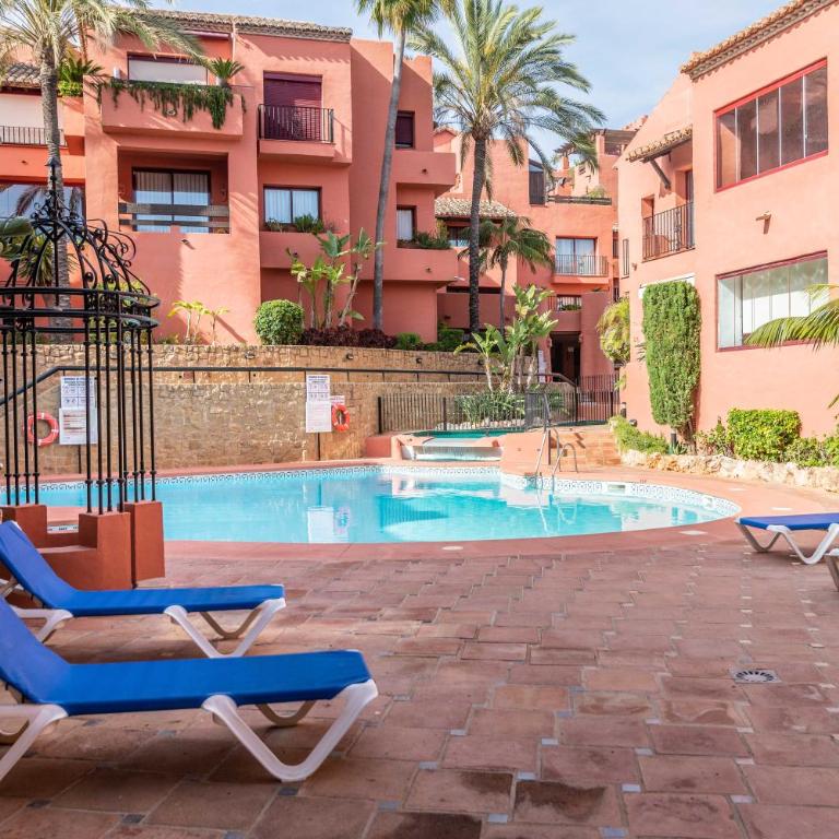 Beachside Penthouse Elviria 2 Bedrooms, pools open all year, gym & parking - Apartamento Deluxe - 31