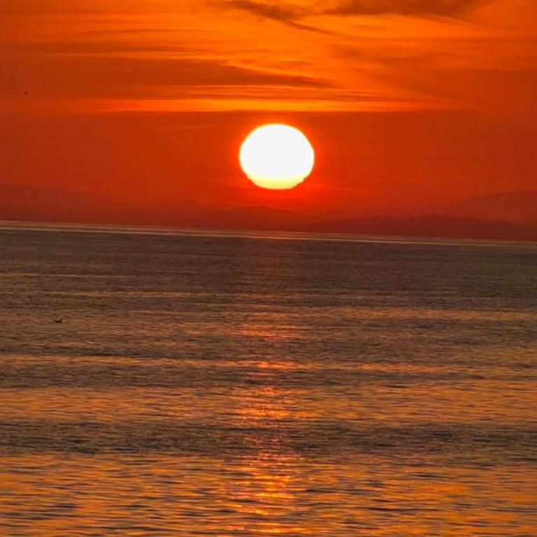 Beachside Penthouse Elviria 2 Bedrooms, pools open all year, gym & parking - Apartamento Deluxe - 32