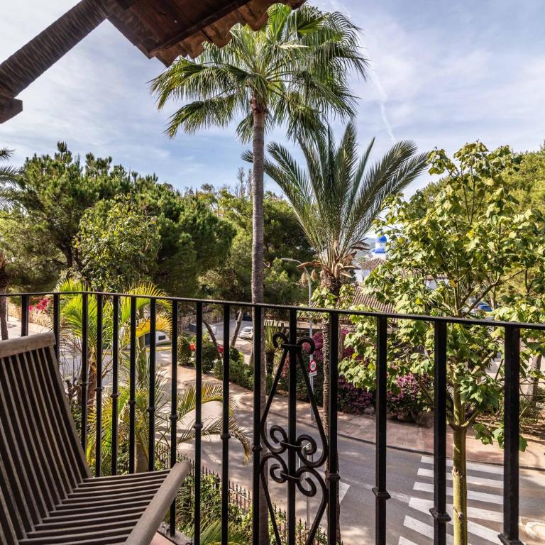Beachside Penthouse Elviria 2 Bedrooms, pools open all year, gym & parking - Apartamento Deluxe - 35
