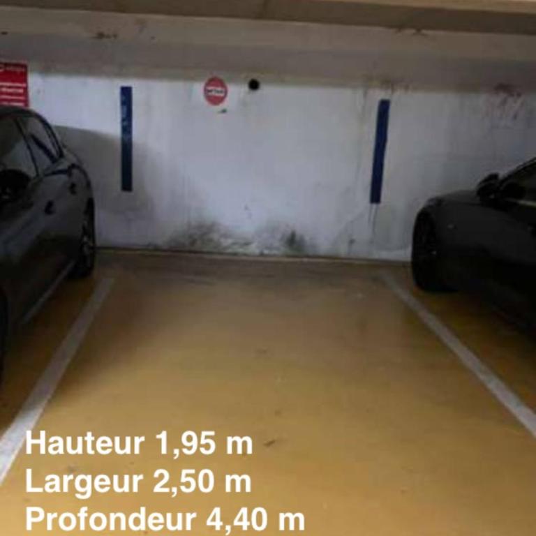 Hypercentre - Spacieux et intimiste - Parking - EG - Two-Bedroom Apartment - 29