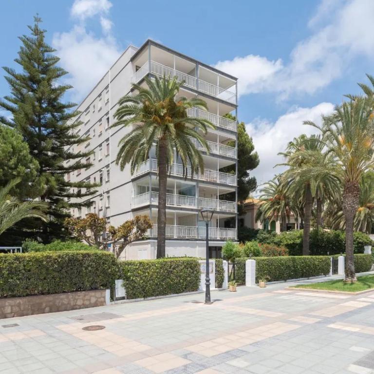 LC Apartaments Playa Voramar - Three-Bedroom Apartment - 36