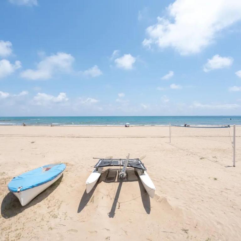 LC Apartaments Playa Voramar - Three-Bedroom Apartment - 37