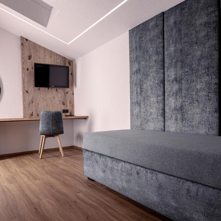 Gasthof Aigner *** - Deluxe Doppelzimmer mit Balkon - 9