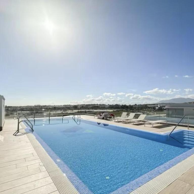 Modern apartment with rooftop pool Nueva Andalucía - Apartamento de 3 dormitorios - 26