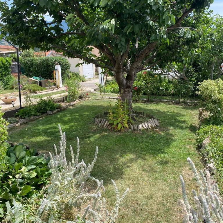 Super maison 5 pièces avec jardin - Villa de 3 dormitorios - 34