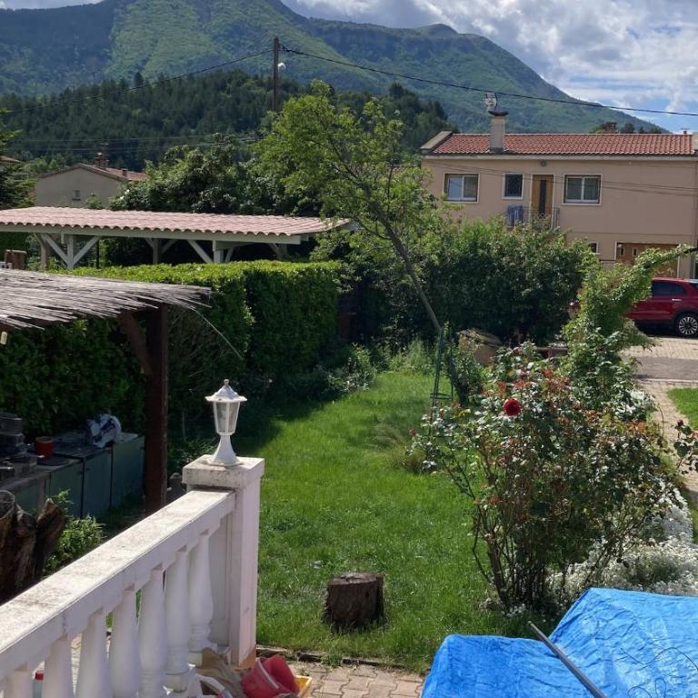 Super maison 5 pièces avec jardin - Villa de 3 dormitorios - 40