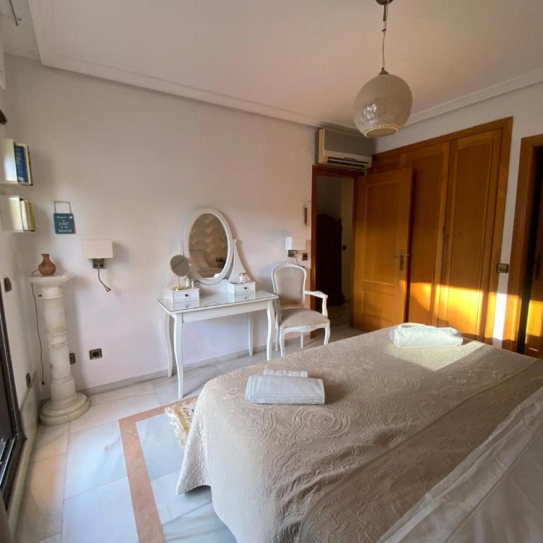 Unique penthouse 3 minutes from the beach - Apartment - 14