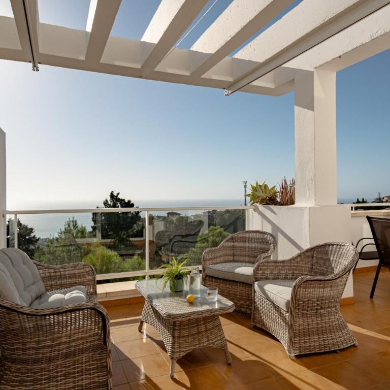 Stylish 2BR Apt | Balcony & Sea Views - Apartamento de 2 dormitorios - 3