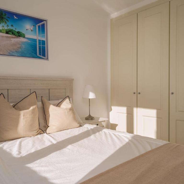 Stylish 2BR Apt | Balcony & Sea Views - Apartamento de 2 dormitorios - 15