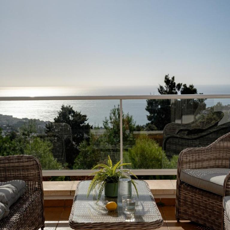 Stylish 2BR Apt | Balcony & Sea Views - Apartamento de 2 dormitorios - 23