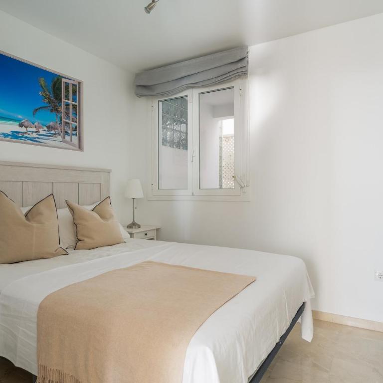 Stylish 2BR Apt | Balcony & Sea Views - Apartamento de 2 dormitorios - 21