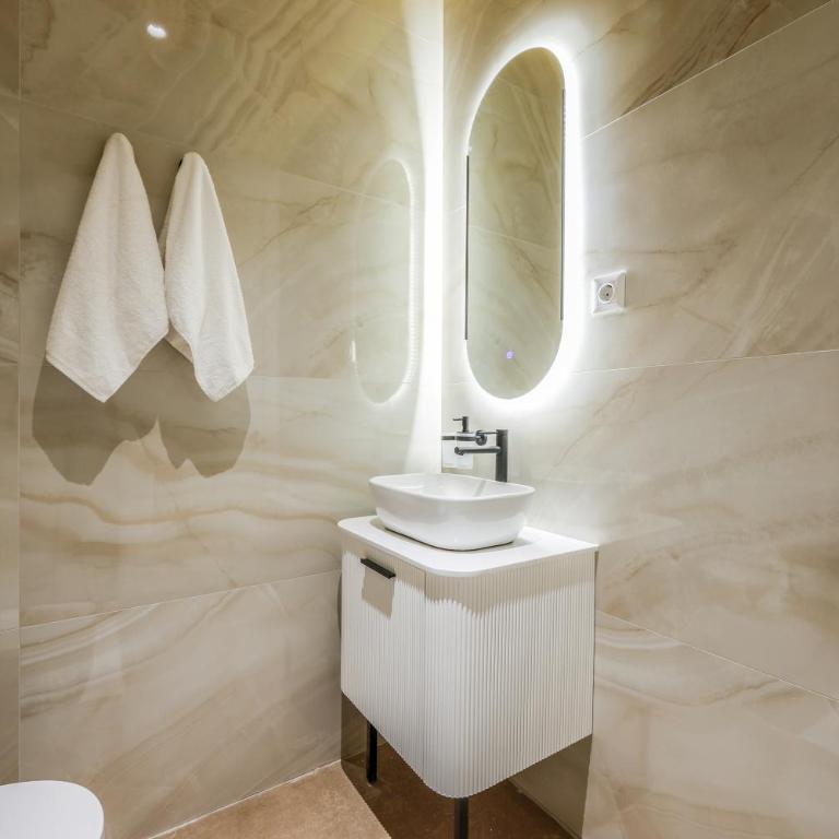 ColivINN Plaza Mayor - Studio Apartment with One Double Bed - 7
