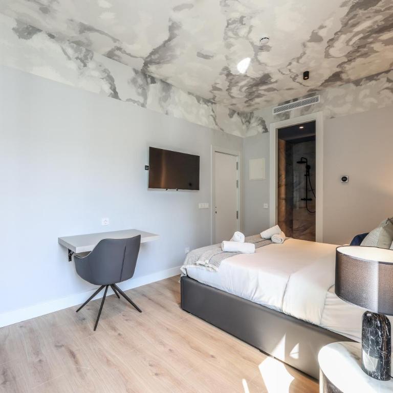ColivINN Plaza Mayor - Studio Apartment with One Double Bed - 26