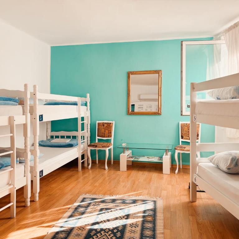 Hostel Miran Mostar - 6-Bed Mixed Dormitory Room - 1