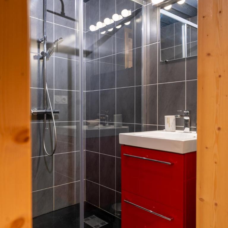 Chalet des Cîmes, chaleureux avec jacuzzi et sauna - Chalet - 31
