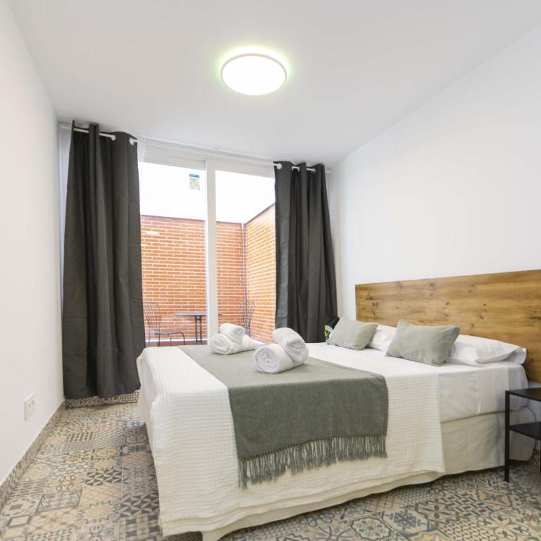 Regency IV - Ferga Suites - Deluxe King Studio - 3