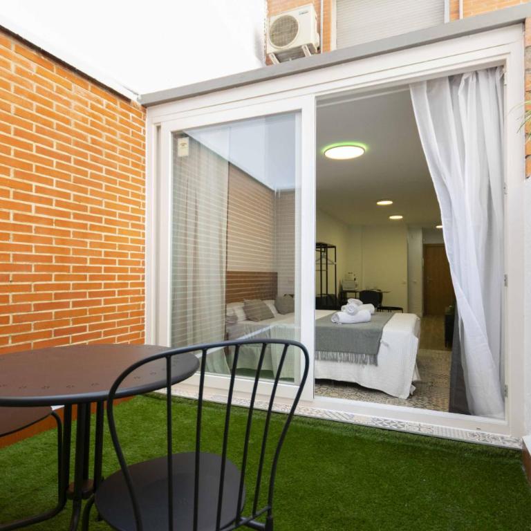 Regency IV - Ferga Suites - Deluxe King Studio - 10