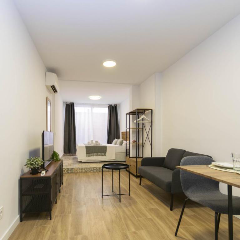 Regency IV - Ferga Suites - Deluxe King Studio - 12