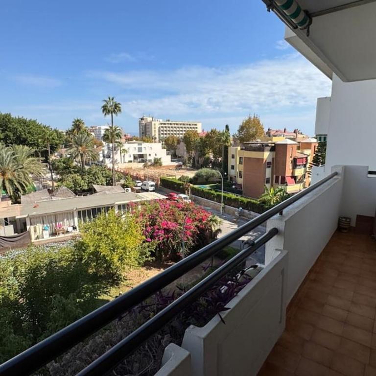 Relax en La Carihuela Tenis y parking privado - Apartamento de 3 dormitorios - 1