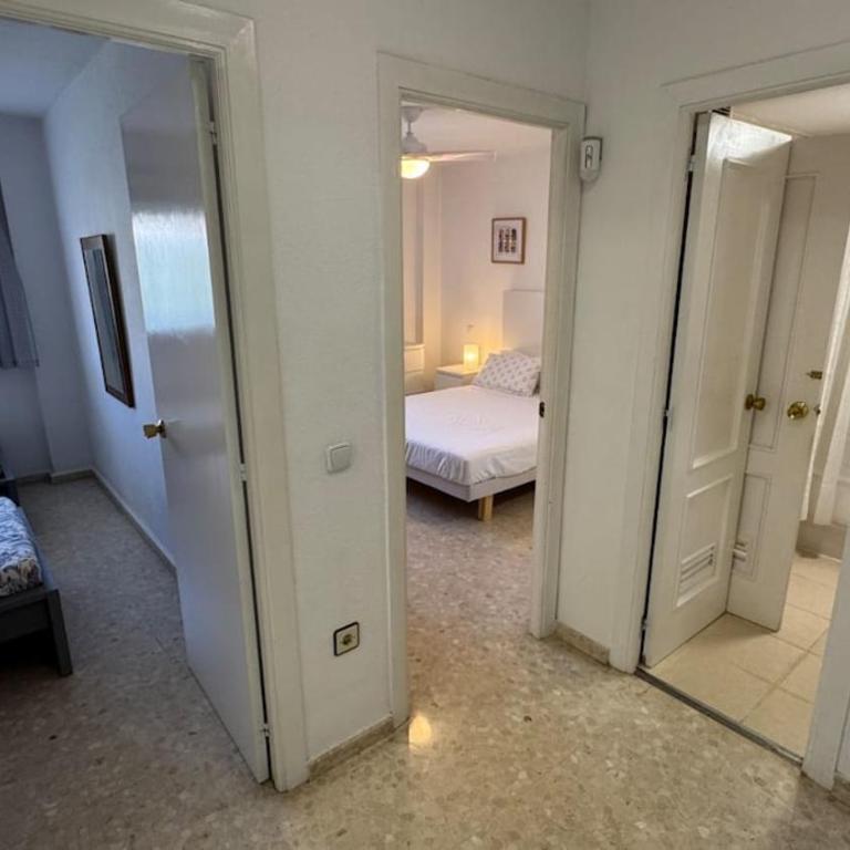 Relax en La Carihuela Tenis y parking privado - Apartamento de 3 dormitorios - 24