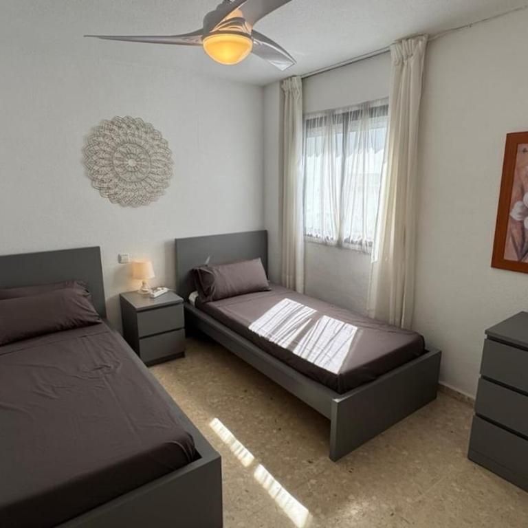 Relax en La Carihuela Tenis y parking privado - Apartamento de 3 dormitorios - 13