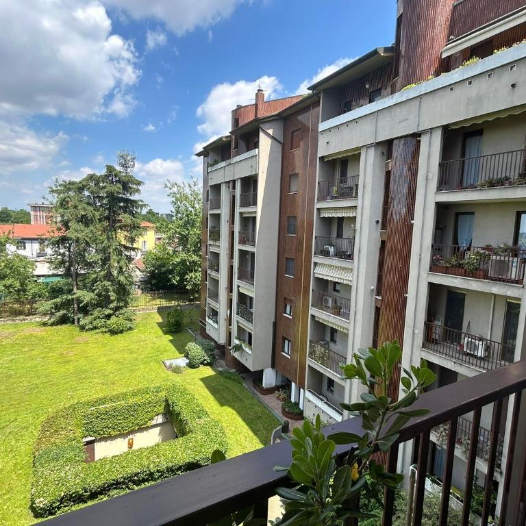 Green Elegance - Appartamento con 2 Camere da Letto e Vista Giardino - 44