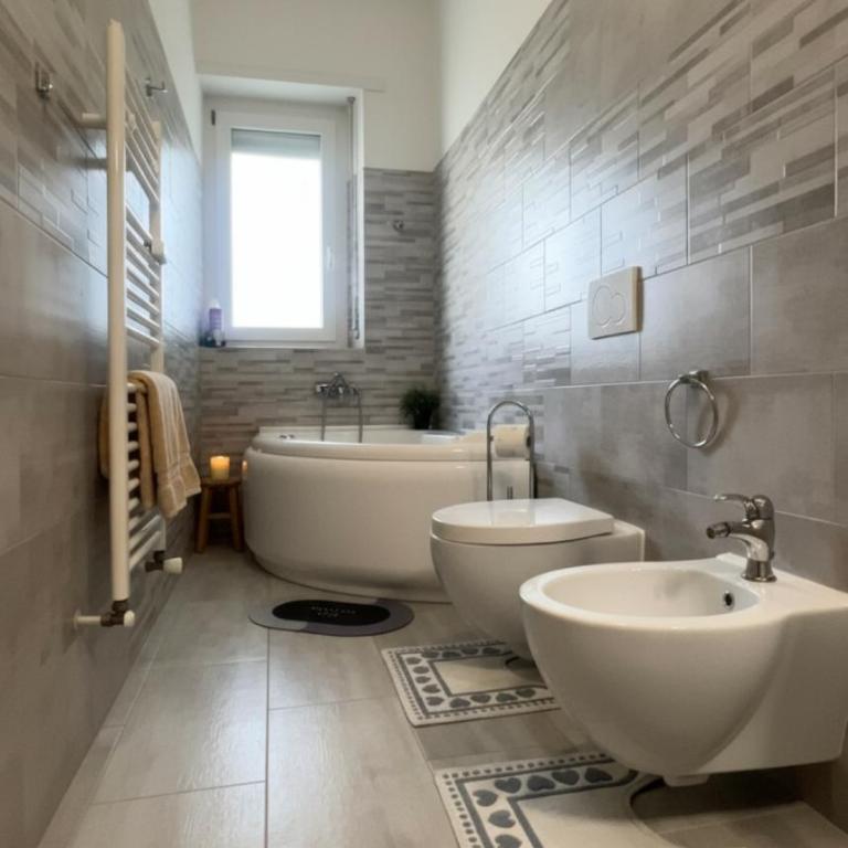 Appartamento Incantevole con Vasca Idromassaggio & Parcheggio Sorvegliato - One-Bedroom Apartment - 12