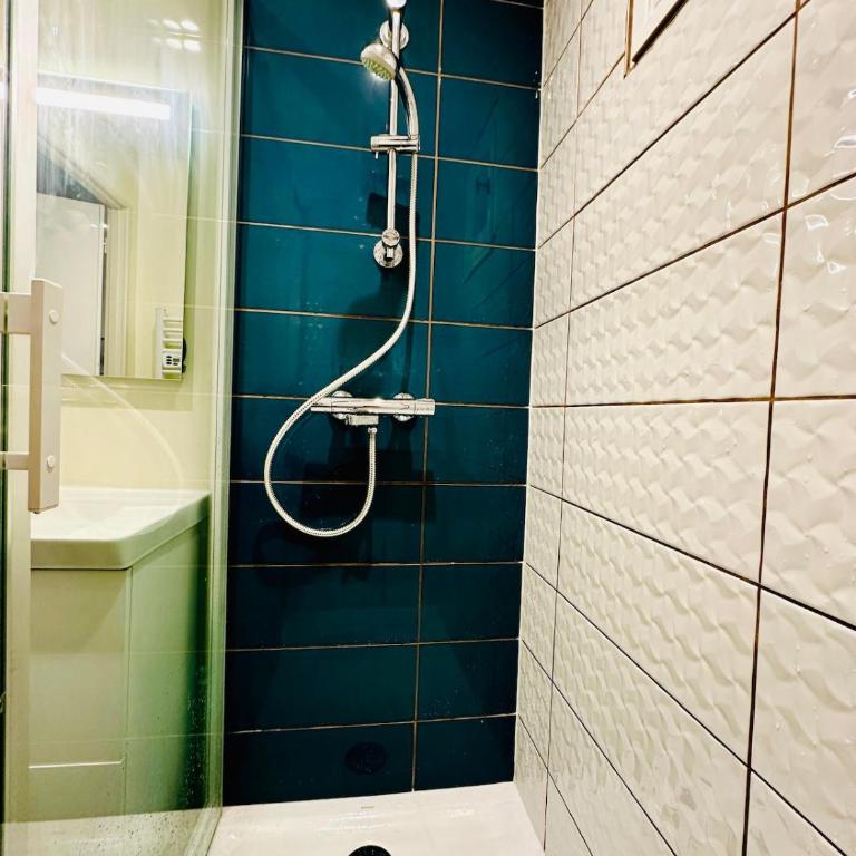 L'aube Climatisation Parking 2 chambres - Two-Bedroom Apartment - 26