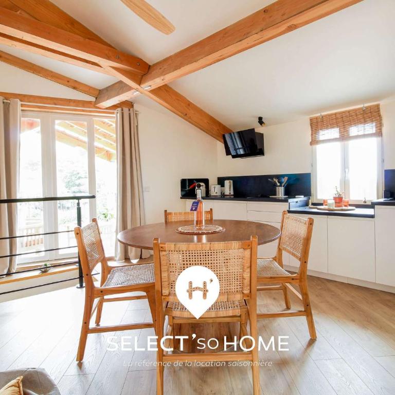 SELECT'soHOME - Duplex avec terrasse pour 4 au cœur du village historique de Bormes-les-mimosas ! - IRUNDA - Appartement 2 Chambres - 3