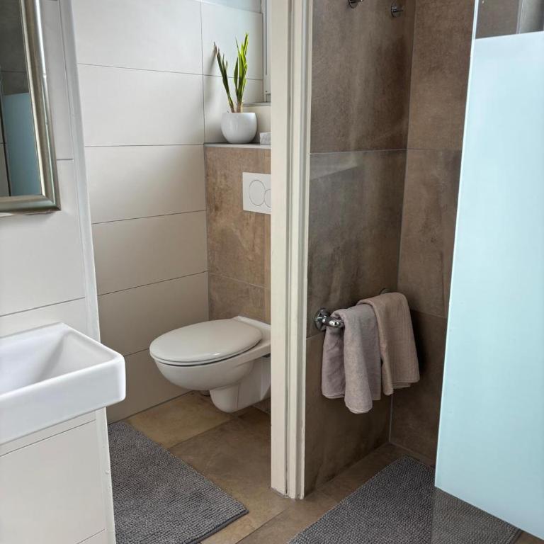 Studio Cleo - ein Raum - Bad extern - Studio-Apartment - 13