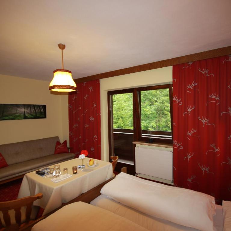 Pension Mühlbachhof - Doppelzimmer mit Balkon - 4