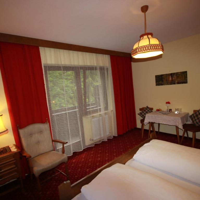 Pension Mühlbachhof - Doppelzimmer mit Balkon - 2