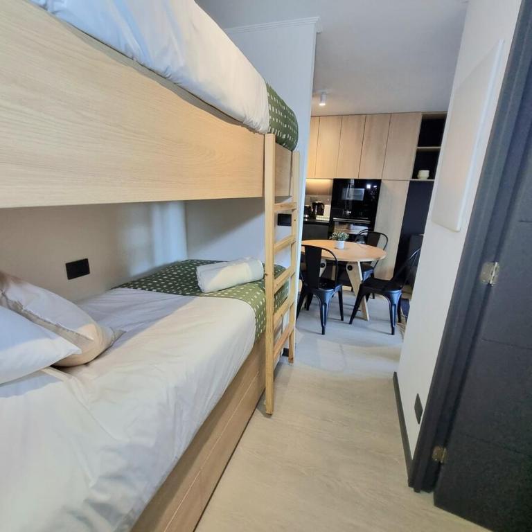 COD26 - Piscina temperada, jacuzzi y gran ubicación! - Two-Bedroom Apartment - 11