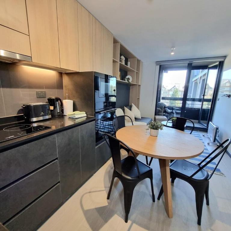 COD26 - Piscina temperada, jacuzzi y gran ubicación! - Two-Bedroom Apartment - 24