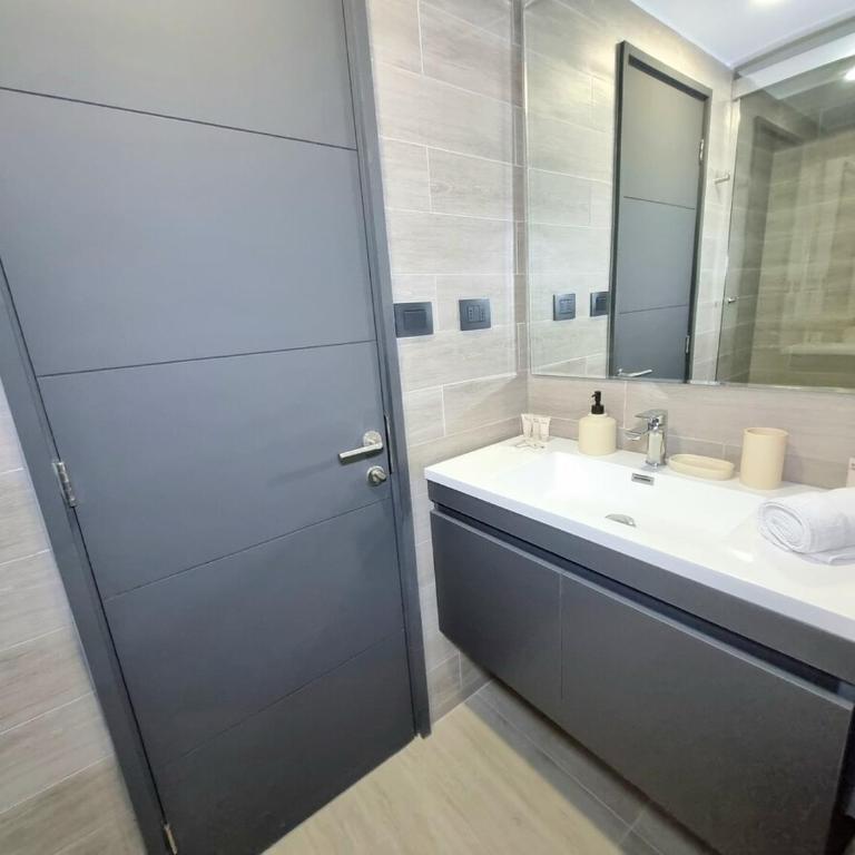 COD26 - Piscina temperada, jacuzzi y gran ubicación! - Two-Bedroom Apartment - 26