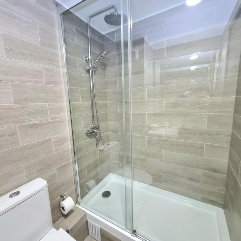 COD26 - Piscina temperada, jacuzzi y gran ubicación! - Two-Bedroom Apartment - 30