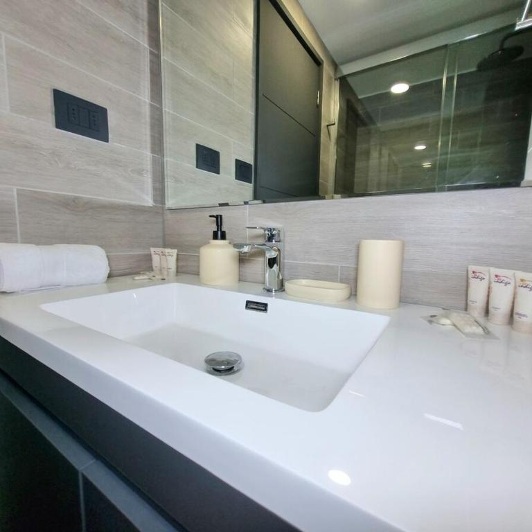 COD26 - Piscina temperada, jacuzzi y gran ubicación! - Two-Bedroom Apartment - 31