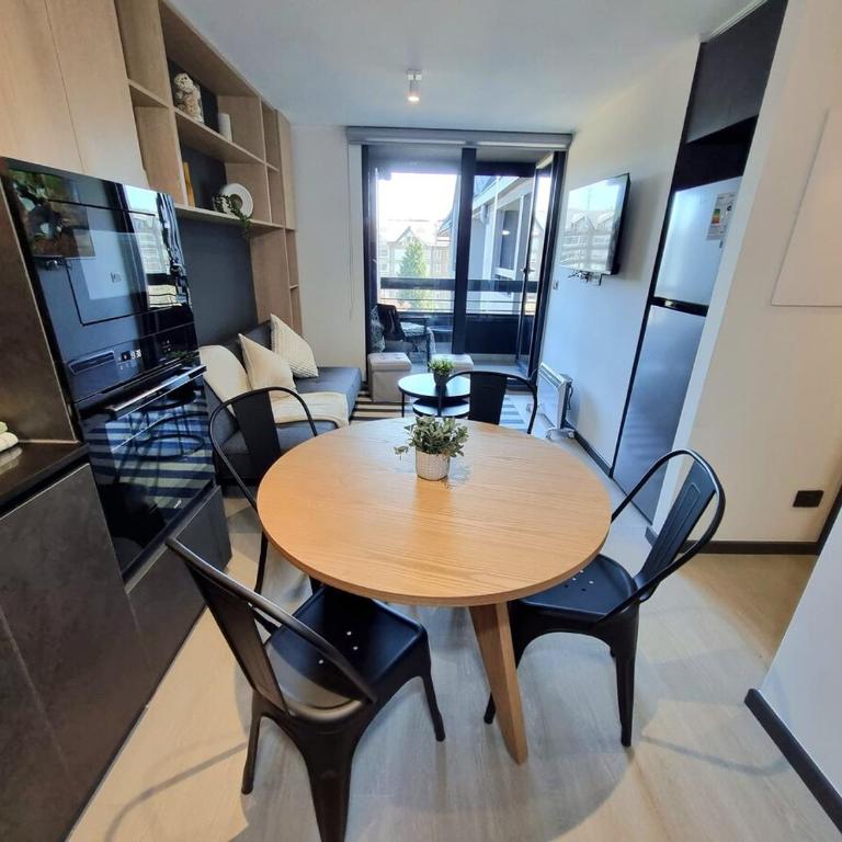 COD26 - Piscina temperada, jacuzzi y gran ubicación! - Two-Bedroom Apartment - 33