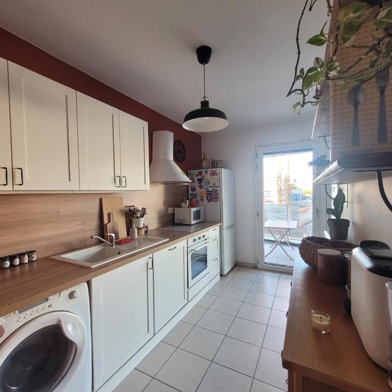 Gerland T2 standing - balcon - parking privé souterrain - Apartment mit 1 Schlafzimmer - 3