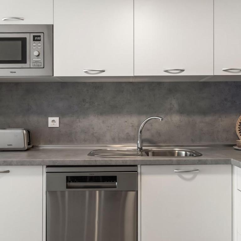 Accessible flat near the Toledo Bridge - 3B - One-Bedroom Apartment - 10