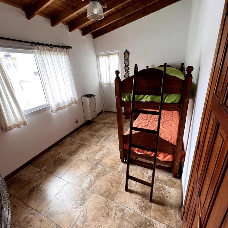 Casa amplia en el corazón de Güemes - Three-Bedroom House - 3