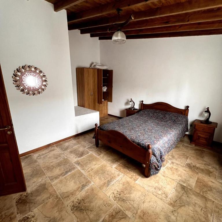 Casa amplia en el corazón de Güemes - Three-Bedroom House - 7