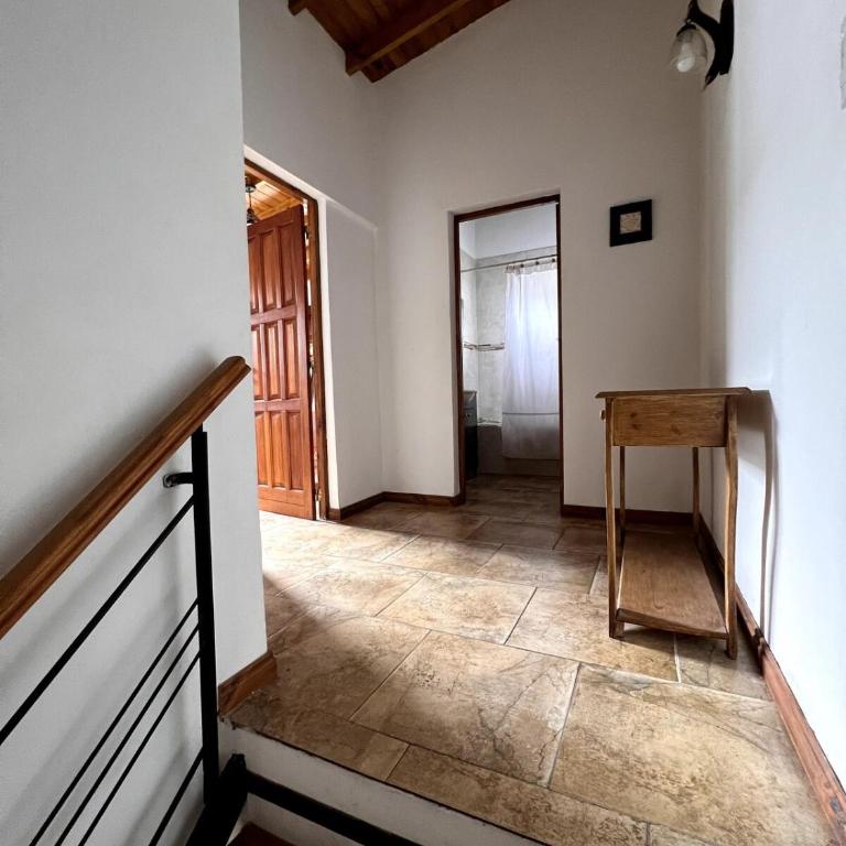 Casa amplia en el corazón de Güemes - Three-Bedroom House - 14