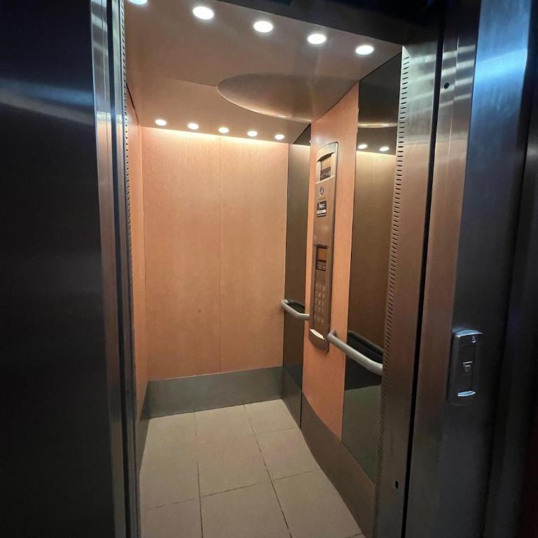 Grand studio avec terrace et parking - Studio Apartment - 15
